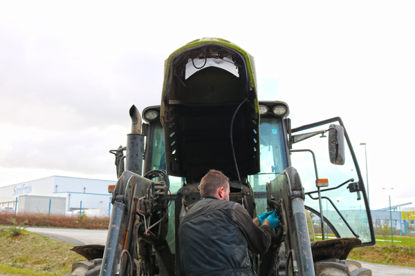 Dépannage flexibles sur tracteur